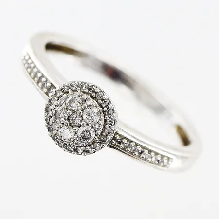 Ring, diamanter 6 x ca 0,005-0,01ct samt 8/8 slipade, stl 16¾, GHA, vitguld, 18K Vikt: 3 g