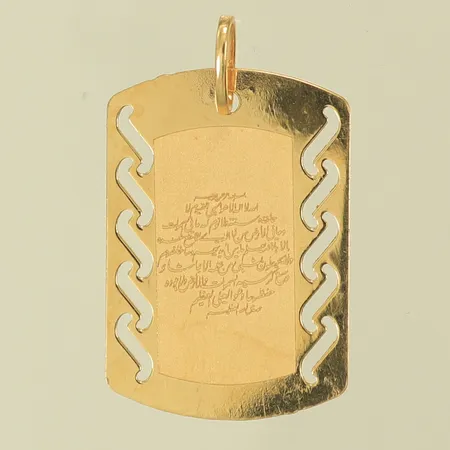 Hänge med text, 34x20mm inklusive hängöglan, 18K Vikt: 3,4 g