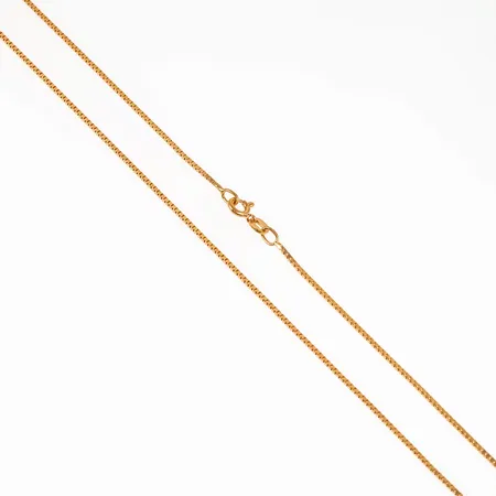 Kedja, Venezia i 18K guld. Den är 60 cm lång, 1 mm bred och väger 5,6g. Fint skick. Balestra. Springring.