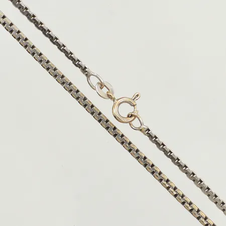 Kedja, längd 48cm, bredd 2,2mm, vitguld, 18K Vikt: 9,5 g