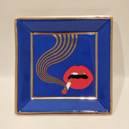 Fat/bricka "Full Dose" Jonathan Adler, 12x12cm,  porslin med gulddekor, mindre repor, box