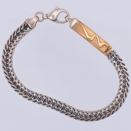 Armband, Pernilla Wiberg, 19,2cm, bredd 6mm, detalj i 18K, Alton, 925/1000 silver Vikt: 15,2 g