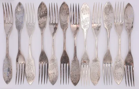 12 Bordsgafflar, modell Tornedal, 18cm, Haparanda år 1976-78, 830/1000 silver i tyglinda Vikt: 432,5 g