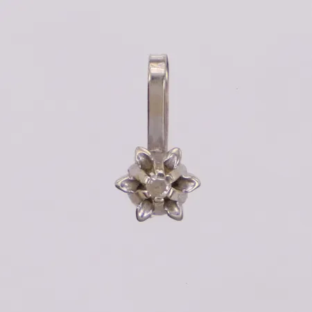 Hänge med diamant 1xca0,01ct, längd 10,5mm, bredd 5,3mm, vitguld, 18K Vikt: 0,4 g
