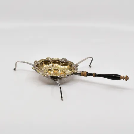 Tesil med trähandtag, med ben, år 1853, 830/1000 silver Vikt: 28,1 g