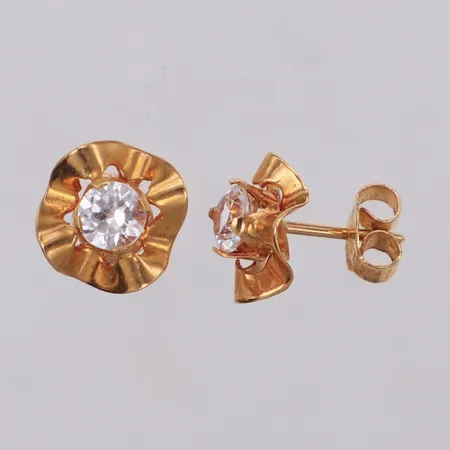 Ett par örhängen med vita stenar, 9,3x9,7mm, 18K Vikt: 1,6 g