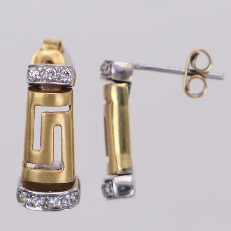 Ett par örhängen med vita stenar, längd 18mm, borstat rödguld/vitguld, udda snurrebussar, 18K Vikt: 4,5 g