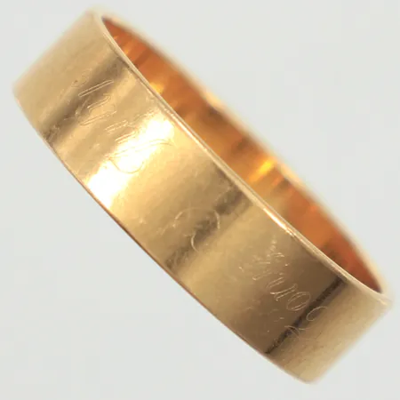 Ring slät, stl 19, bredd 5,8mm, Safira, 18K  Vikt: 4,8 g