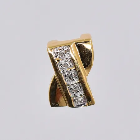 Hänge med diamanter ca 0,025ctv, stl 9x6mm, GHA, 18K Vikt: 1,1 g