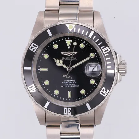 Herrur Invicta Pro diver, automatisk, glasbaksida, Ø43mm, referensnr 8926, två x-tralänkar, box, kvitto okt 2024