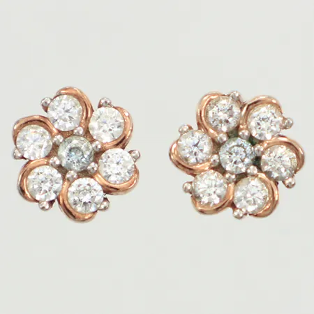 Ett par örhängen med vita stenar, bredd 8mm, förgyllt, 925/1000 silver  Vikt: 2 g