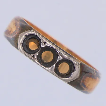 Ring, stl 16¾, fattning i silver, defekt, saknar stenar, 18K Vikt: 3,1 g