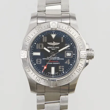 Herrur Breitling Avenger II Seawolf, 44mm, stål, automatisk, ref:A1733110/BC31, serienr:2968630, Cal. B17, safirglas, datum, professional III länk, digitalt certifikat Bergströms Ur Uppsala 16-09-2017, manual, chronometercertifikat, bruksslitage, dykring saknar spärr, 2 extra länkbitar, box, ytterkartong. Vikt: 0 g