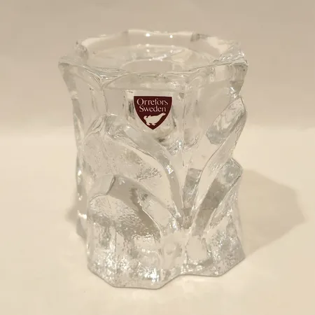 Ljusstake Capella, Orrefors, ca 9cm, etikettmärkt, stearinrester Skickas med paket.