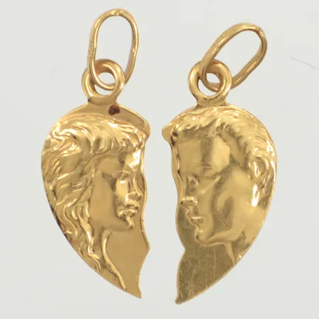 Två hängen, brythjärta porträtt, längd 26,7mm inklusive ögla, bredd 10mm vardera, 18K  Vikt: 1,6 g