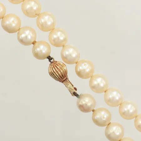 Pärlcollier, odlade pärlor ca Ø8mm, längd ca 60cm, defekt guldlås 14K. Vikt: 0 g