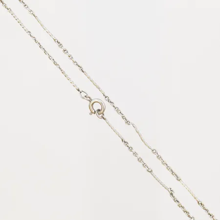 Kedja, längd 42cm, bredd 1mm, ostämplad, silver  Vikt: 3 g