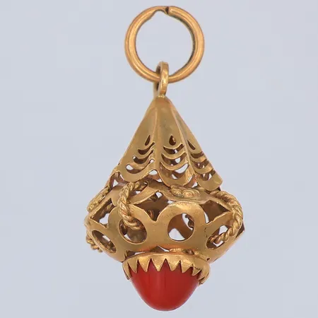 Hänge, röd sten, genombrutet mönster, 32mm, 18K Vikt: 3,5 g