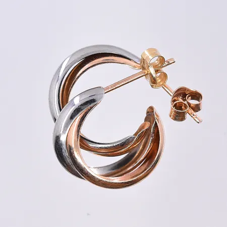 Ett par örhängen, längd 14 mm, bredd 5 mm, vitguld/rödguld, 18K. Vikt: 1,2 g