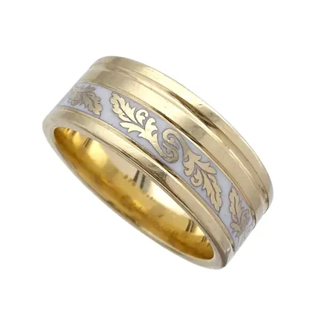 Ring, 9K guld, kraftigare modell, vit emalj, Ø23¼ mm, bredd 10 mm, gravyr Vikt: 17,7 g