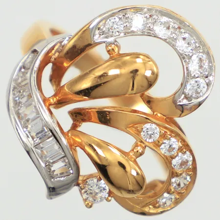 Ring vita stenar, stl 17¼, bredd 19,5mm, 21K  Vikt: 6,3 g