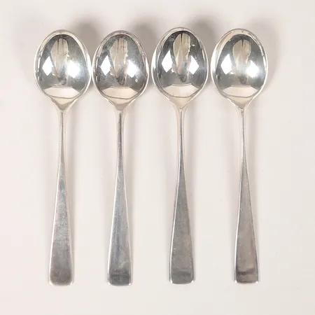 Fyra moccaskedar, längd ca 9,2cm, 830/1000 silver Vikt: 30,9 g