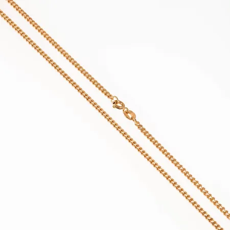 Kedja, Pansar i 18K guld. Den är 42 cm lång, 2,2 mm bred och väger 8,2g. Stämplad 18K & kattfot. Springring. Fint skick!