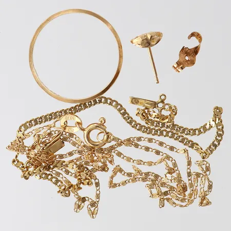 Guldskrot, udda, gravyr, skeva, defekta, 18K Vikt: 6,3 g