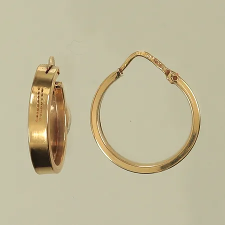 Ett par örhängen creoler med mönster, Ø14mm, bredd 3,5mm, 14K  Vikt: 2,7 g