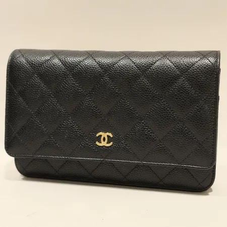 Väska Chanel, Classic Wallet On Chain, svart quiltat caviarläder, guldfärgad metall, mått 12,3x19,2x3,5cm, serienr EX7X5GP8, refnr AP0250Y01864C3906, online kvitto från Birger Jarlsgatan, dustbag, box, påse. Skickas med postpaket.