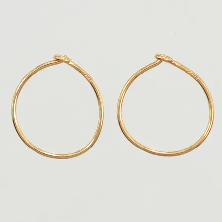 Ett par örhängen, Ø12mm, bredd 0,6mm, skev, 18K Vikt: 0,4 g