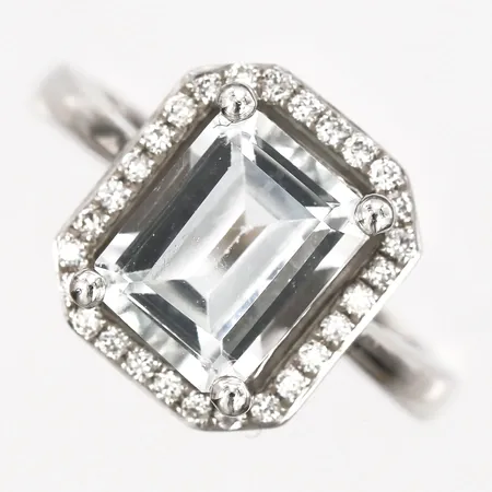 Ring med topas och diamanter 28x ca 0,005ct, stl 16, bredd 2-12mm, vitguld, GHA, 18K  Vikt: 5,3 g