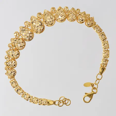 Armband med filigranarbete, längd 16-17,5cm, bredd ca 4-12mm, 21K Vikt: 7,3 g