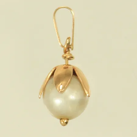 Hänge med pärla, längd 17mm, bredd 7mm, 18K, 0,8g Vikt: 0,8 g