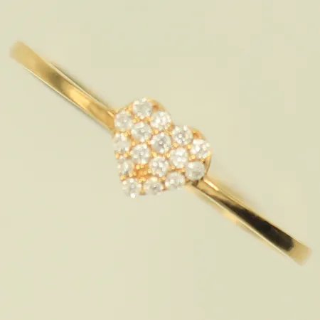 Ring med hjärta och vita stenar, stl 18¾, bredd 1,3-5,3mm, 18K  Vikt: 1,2 g