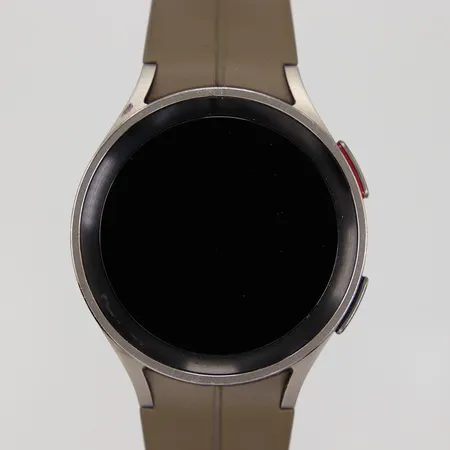 Smartwatch Samsung Galaxy Watch 5 Pro, Ø 45mm, modelnr: SM-R925F, imei: 351876763309513, gummiarmband, laddare, originalkartong, klockan är låst med kod/mönster