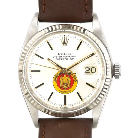 Herrur Rolex Oyster Perpetual Datejust, ref-nr: 1601, serie-nr: 2837544, verk-nr: D516, boett-nr: 1601, kaliber: 1570,, stål, Ø36mm, plexiglas, läderband ej original, tavla "UAE Armed Forces", servad Nymans April 2020, årtal ca 1971,  box samt ytterkartong ej tidsenlig.