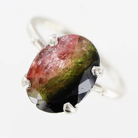 Ring, flerfärgad sten, stl 16½, bredd 1-12,5mm, nagg i sten, vitguld, 18K Vikt: 4 g