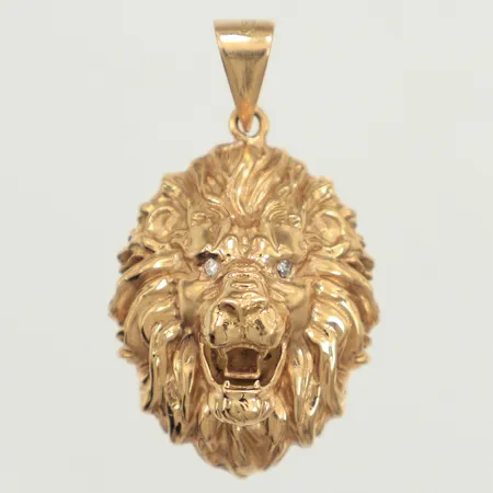 Hänge lejon, längd 30mm, bredd 20mm, vita stenar, 18K  Vikt: 9,7 g