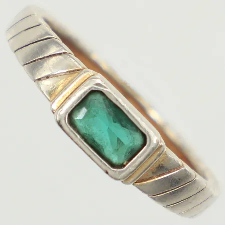 Ring, grön sten, stl 18, bredd 5mm, Glitter International Ab 925/1000 silver Vikt: 2,1 g