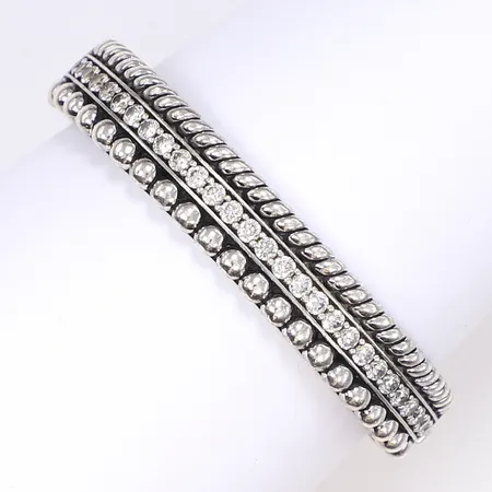 Armband med vita stenar, öppningsbart, Ø65mm, bredd 12mm, silver 925/1000 Vikt: 40,3 g