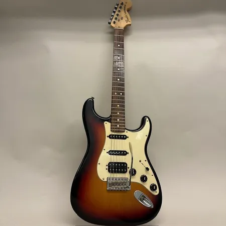 Elgitarr, Fender Stratocaster, USA, snr: Z7270620, Highway one, år 2006-2011, original contour body, mjukt fodral med slitage Skickas med Bussgods eller PostNord