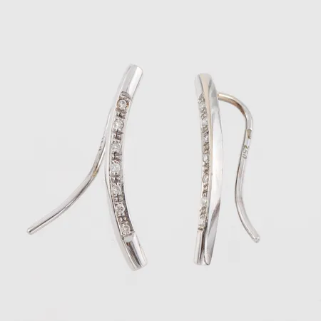 Örhängen paret vitguld med diamanter, höjd ca 24 mm, 18k. Vikt: 1,9 g