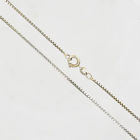 Kedja Venezia, längd 42 cm, bredd 1 mm, 835/1000 silver. Vikt: 3,8 g