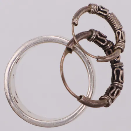 Diverse silver, defekt, silver  Vikt: 12,2 g