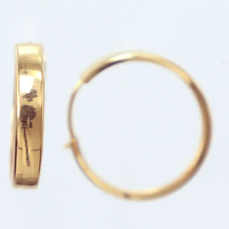 Ett par örhängen Creoler, Ø21mm, bredd 4,1mm, något ojämna, 18K Vikt: 1,6 g