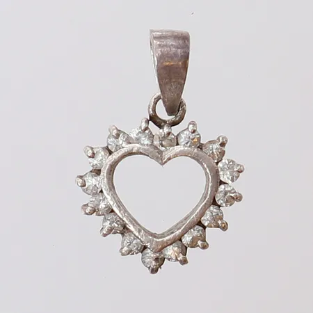 Hänge hjärta med vita stenar, ca 18x12mm inkl ögla. 925/1000 silver Vikt: 1 g
