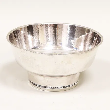 Skål på fot, 7cm, Ø13cm, defekter/tilltryckningar, Ceson, silver 830/1000.  Vikt: 140,4 g