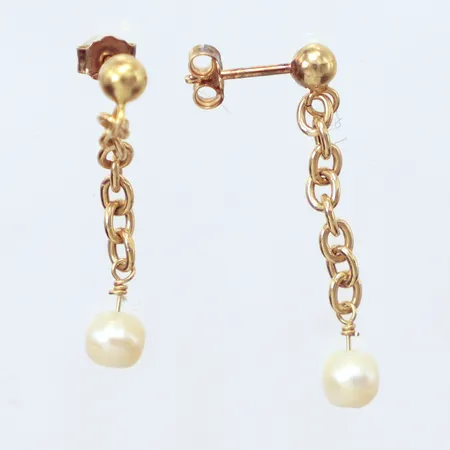 Ett par örhängen, pärlor Ø5,1mm, längd 3cm, 18K Vikt: 1,9 g