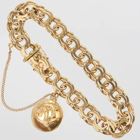 Armband, Bismarck, längd: 20cm, bredd: 10mm, G. Dahlgren & Co, Malmö, 1968, säkerhetskedja, en säkerhetsåtta saknas, integrerad berlock formgiven av Olle Ohlsson, skadad, 18K Vikt: 35,8 g